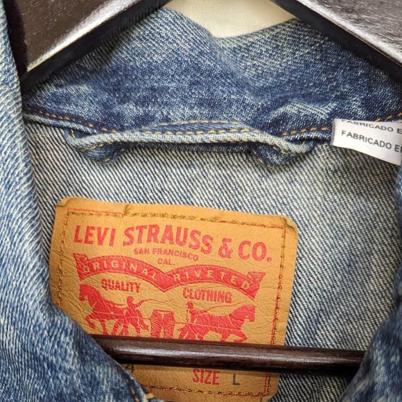 Women's Levis jean jacket in excellent condition - Picture 3 of 6